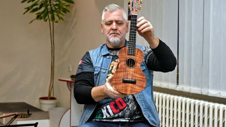 Kytarový koncert žáků ze třídy Vladislava Petráška