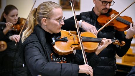 První adventní neděle s Komorními smyčci Lidové konzervatoře