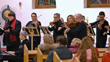 První adventní neděle s Komorními smyčci Lidové konzervatoře