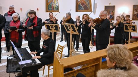 První adventní neděle s Komorními smyčci Lidové konzervatoře