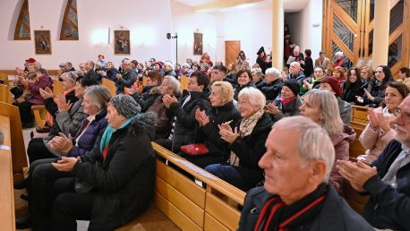 První adventní neděle s Komorními smyčci Lidové konzervatoře