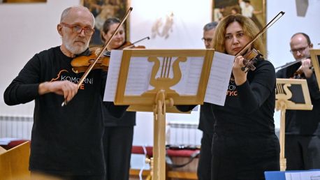 První adventní neděle s Komorními smyčci Lidové konzervatoře