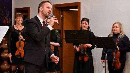 Předvánoční koncert posluchačů hudebního oboru LK