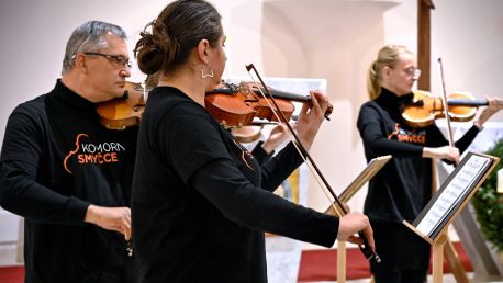 První adventní neděle s Komorními smyčci Lidové konzervatoře